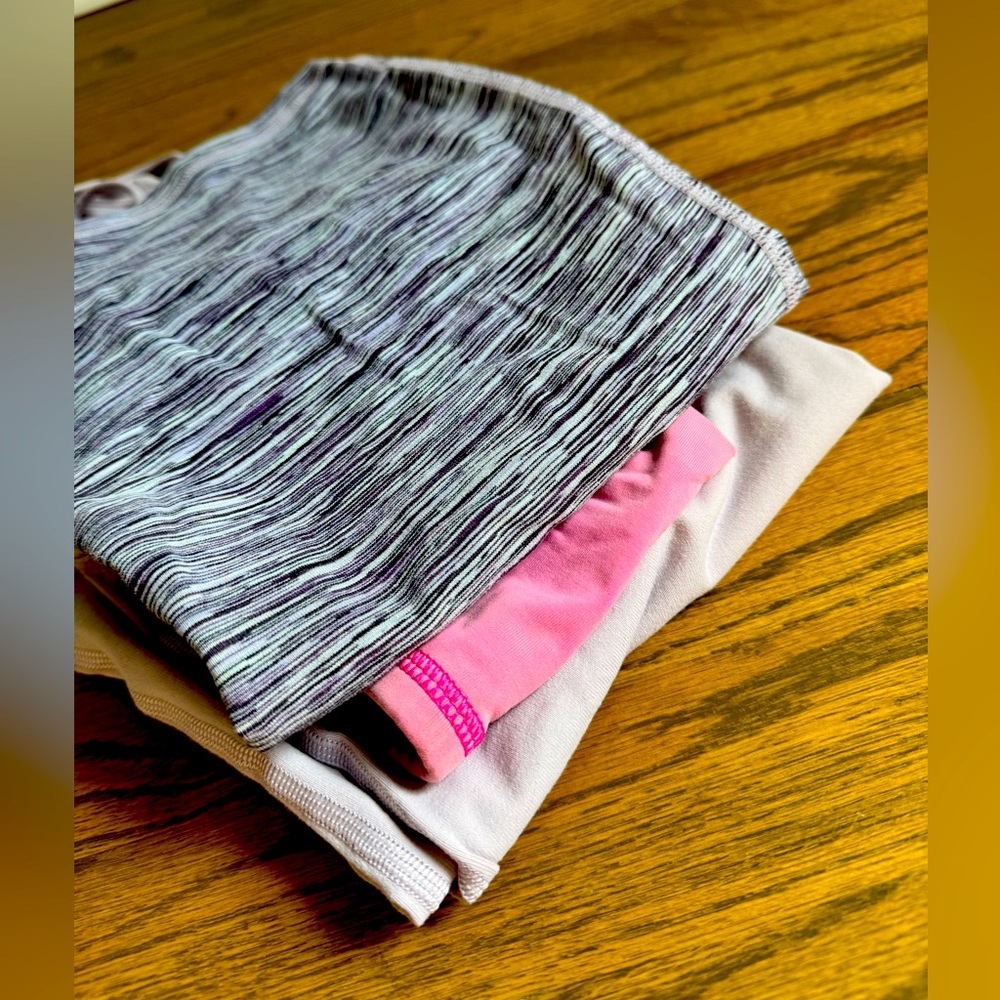 Lululemon bundle 2 tops and bar, no stains, from smoke free home.